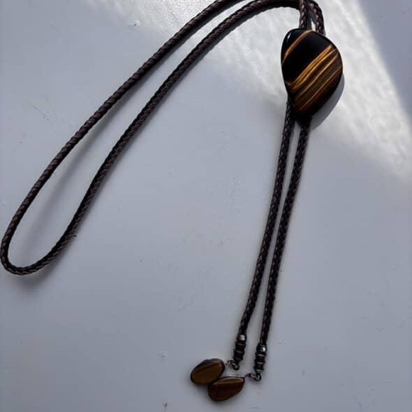 Elegant Gold and Brown Pendant Necklace - Picture 3 of 3